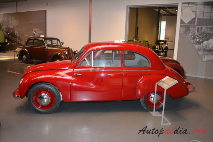 IFA F9 1950-1956 (1953 saloon 2d), left side view