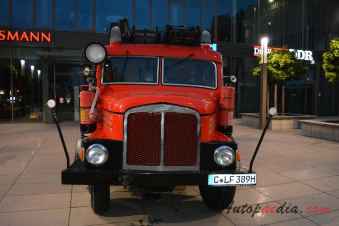 IFA S4000-1 1958-1967 (LF 16-TS 8 wóz strażacki), przód
