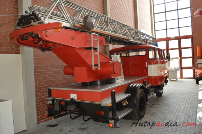IFA W 50 1965-1990 (1985 W 50 LA DL 30 wóz strażacki), prawy tył