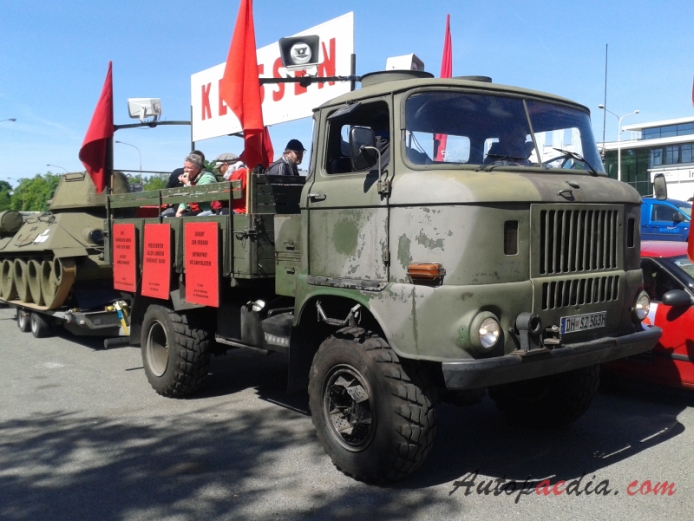IFA W 50 1965-1990 (pojazd wojskowy), prawy przód