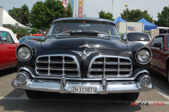 Imperial 1955-1975 (1956 limousine 4d), front view