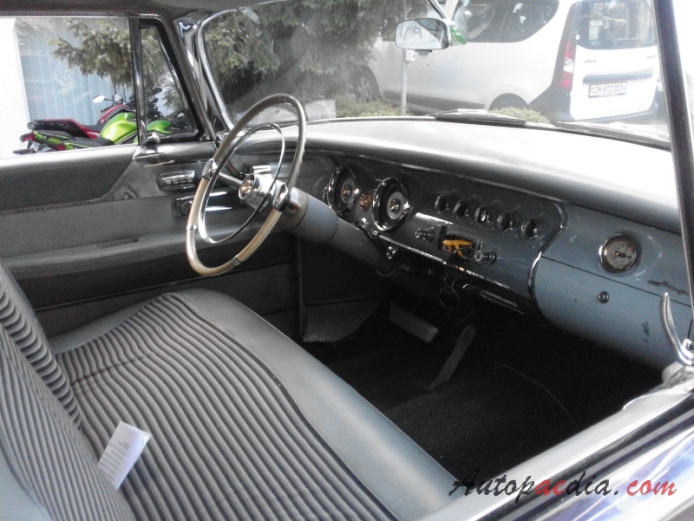 Imperial 1955-1975 (1956 limuzyna 4d), wnętrze