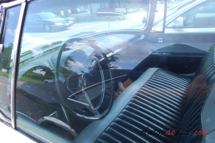 Imperial 1955-1975 (1960 hardtop Coupé 2d), wnętrze