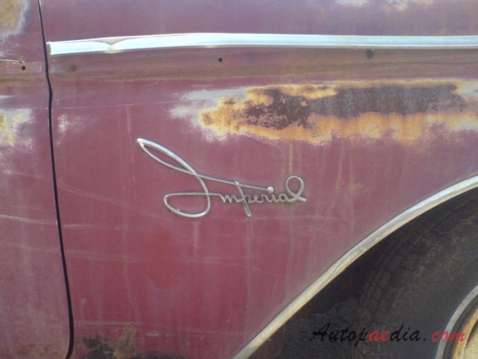 Imperial 1955-1975 (1960 limuzyna 4d), emblemat bok 