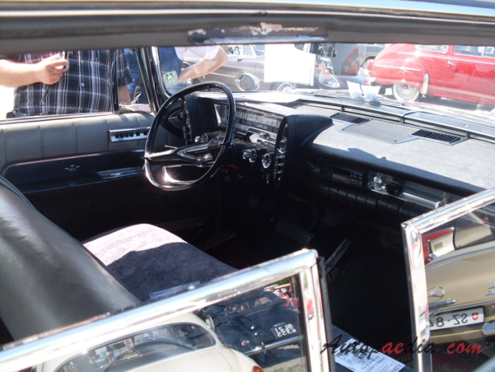 Imperial 1955-1975 (1962 Le Baron limuzyna 4d), wnętrze
