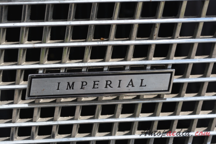 Imperial 1955-1975 (1964 LeBaron limousine 4d), front emblem  
