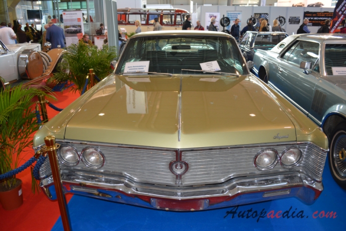 Imperial 1955-1975 (1968 hardtop 4d), przód