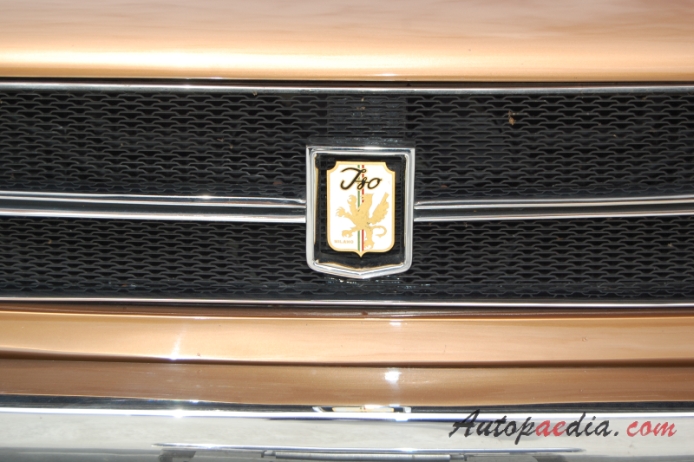 Iso Rivolta Fidia (S4) 1967-1975 (1969 5.4L V8 sedan 4d), front emblem  