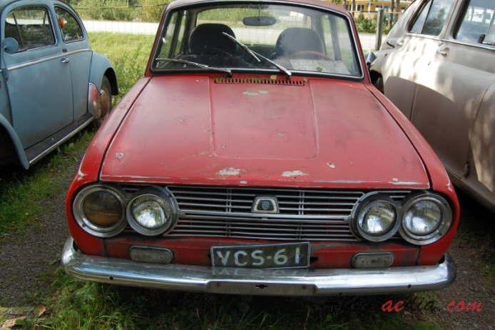 Isuzu Bellett 1963-1973 (1969 1500 sedan 4d), przód