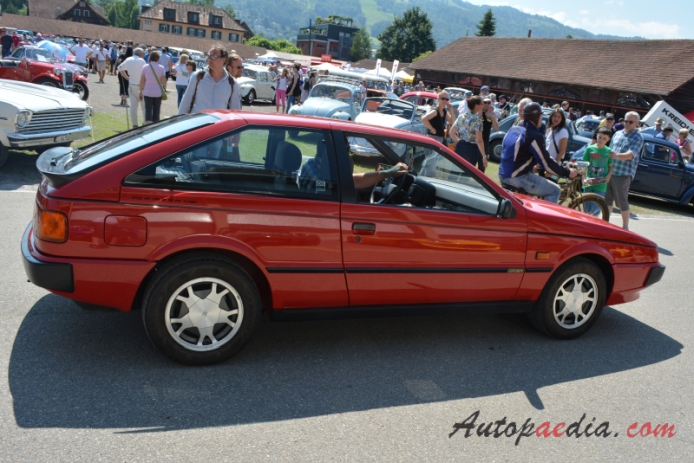 Isuzu Piazza 1. generacja (JR120/130) 1980-1990 (1990 Handling by Lotus Turbo hatchback 3d), prawy bok