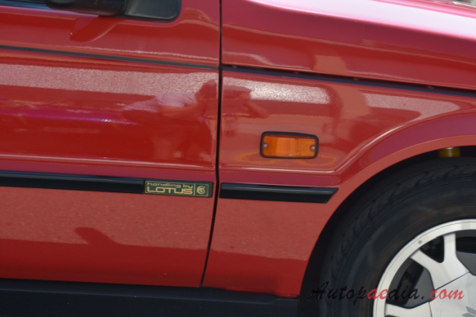 Isuzu Piazza 1. generacja (JR120/130) 1980-1990 (1990 Handling by Lotus Turbo hatchback 3d), emblemat bok 