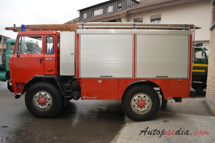 Iveco 65 PC/Iveco 75 PC/Iveco 95 PC 1974-1998 (Saurer OM 75P Brändle 4x4 wóz strażacki), lewy bok