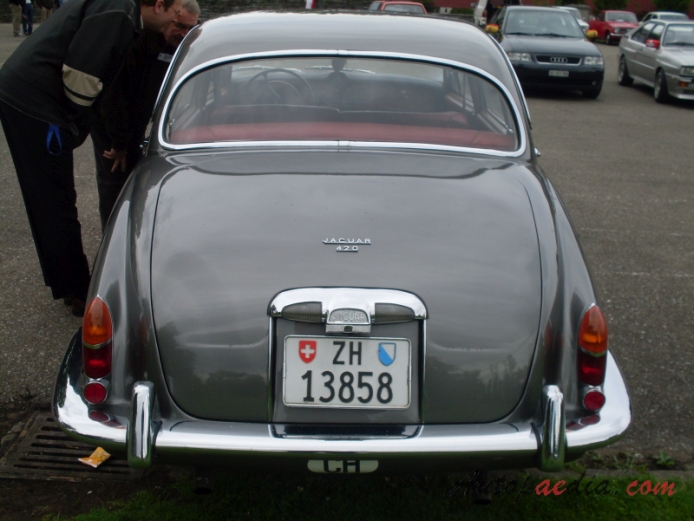 Jaguar 420 1966-1968, rear view