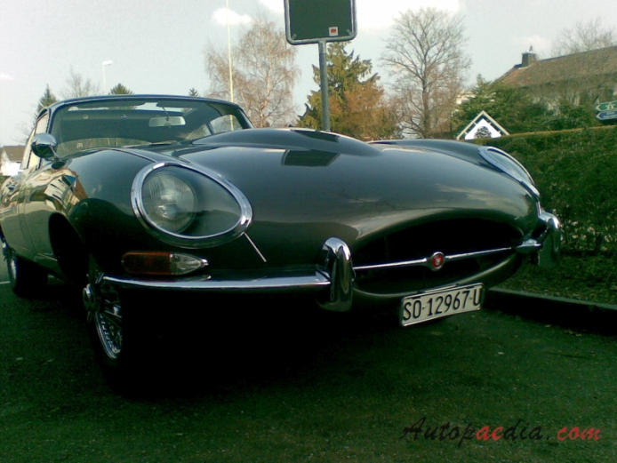 Jaguar E-Type Series 1 (XKE) 1961-1968 (1961-1964 Fixed Head Coupé FHC 3.8L), prawy przód