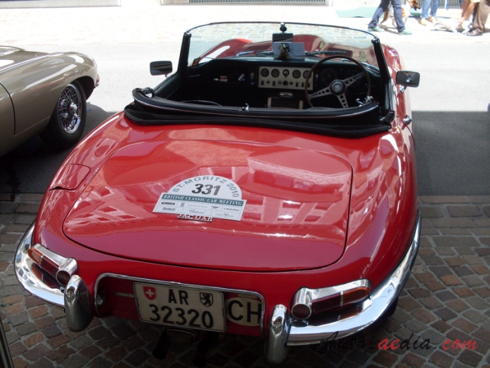 Jaguar E-Type Series 1 (XKE) 1961-1968 (1962 roadster OTS 3.8L), rear view
