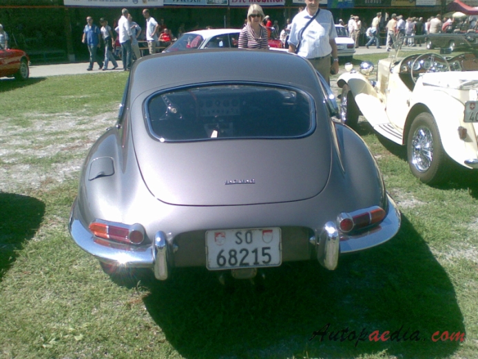 Jaguar E-Type Series 1 (XKE) 1961-1968 (1963 Fixed Head Coupé FHC 3.8L), rear view