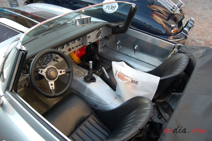 Jaguar E-Type Series 1 (XKE) 1961-1968 (1963 lightweight roadster 2d), interior