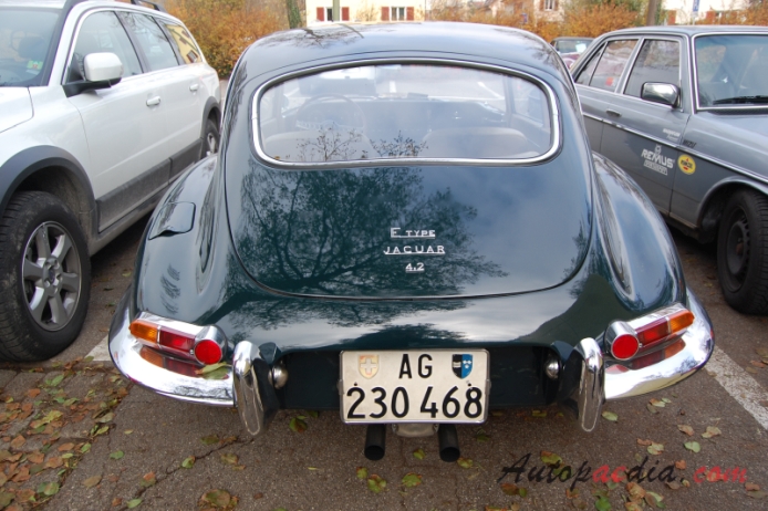 Jaguar E-Type Series 1 (XKE) 1961-1968 (1964-1968 Coupé 4.2L), rear view