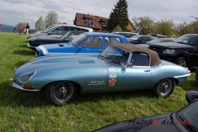 Jaguar E-Type Series 1 (XKE) 1961-1968 (1964-1968 roadster 4.2L), left side view