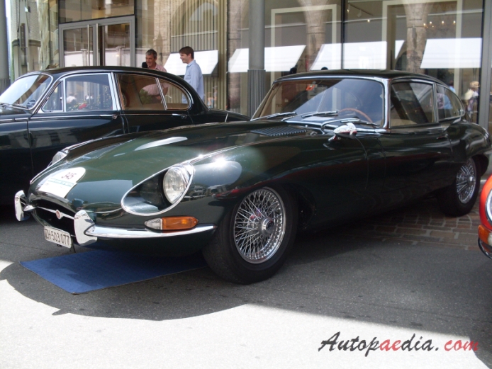 Jaguar E-Type Series 1 (XKE) 1961-1968 (1969 1.5 Series Coupé 2+2 4.2L), left front view