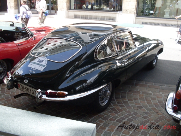Jaguar E-Type Series 1 (XKE) 1961-1968 (1969 1.5 Series Coupé 2+2 4.2L), prawy tył