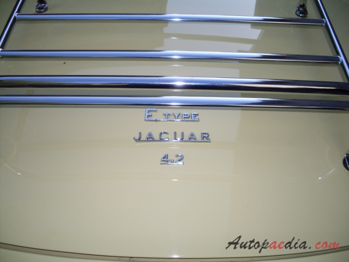 Jaguar E-Type Series 2 1968-1971 (roadster OTS), emblemat tył 