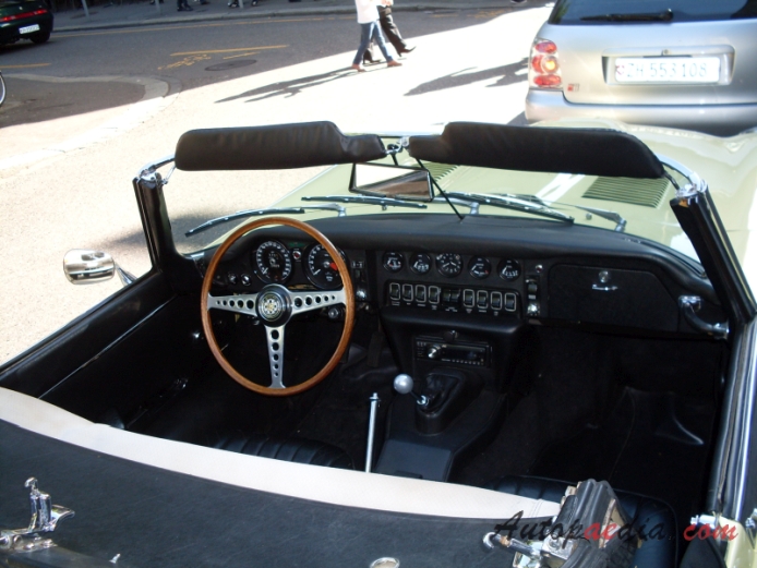 Jaguar E-Type Series 2 1968-1971 (roadster OTS), interior