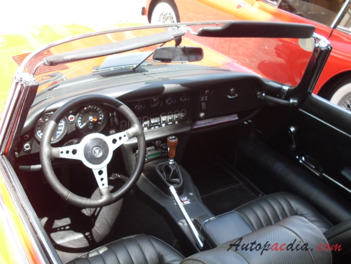 Jaguar E-Type Series 3 1971-1974 (1972 OTS convertible V12), interior