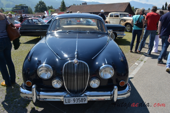 Jaguar Mark II 1959-1969 (1960-1967 3.8 saloon 4d), front view