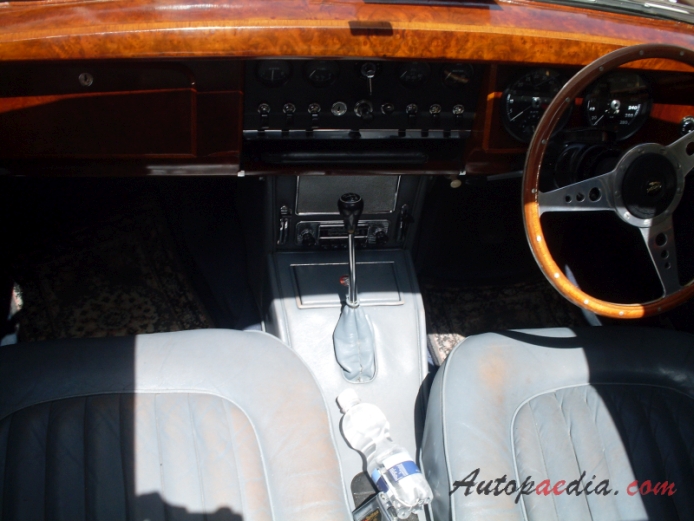 Jaguar Mark II 1959-1969 (1966 3.8 H), wnętrze