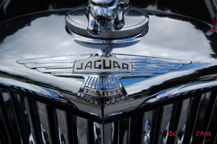 Jaguar Mark IV (SS Jaguar) 2.5 Litre 1935-1948 (saloon 4d), emblemat przód 