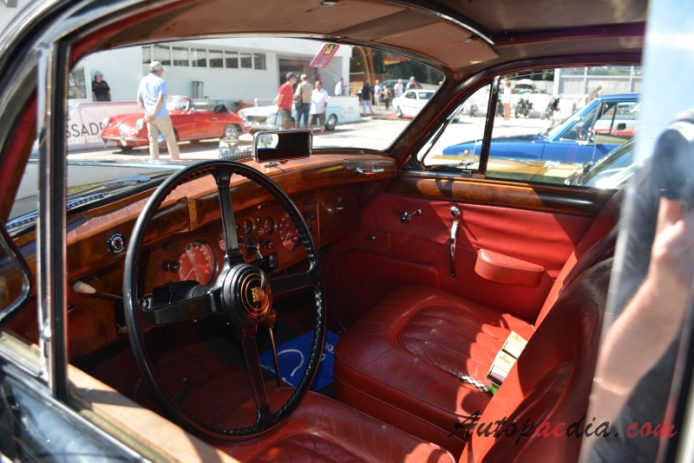 Jaguar Mark IX 1959-1961 (saloon 4d), interior