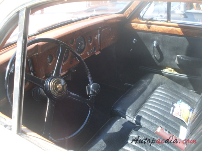 Jaguar Mark I 1955-1959 (1959 3.4L automatic), wnętrze
