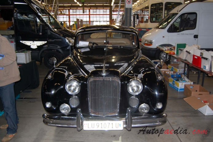 Jaguar Mark VII M 1954-1956 (1955), front view