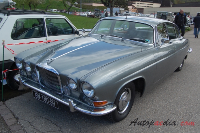 Jaguar Mark X (420G) 1961-1970 (1964-1966 4.2L), lewy przód