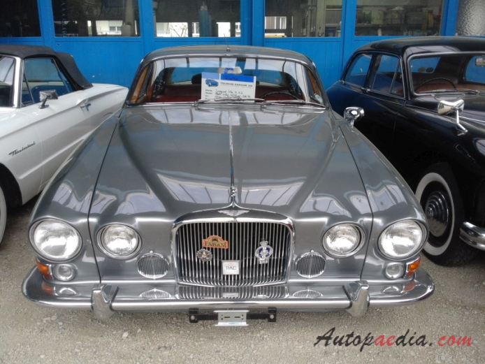 Jaguar Mark X (420G) 1961-1970 (1965 4.2L), przód