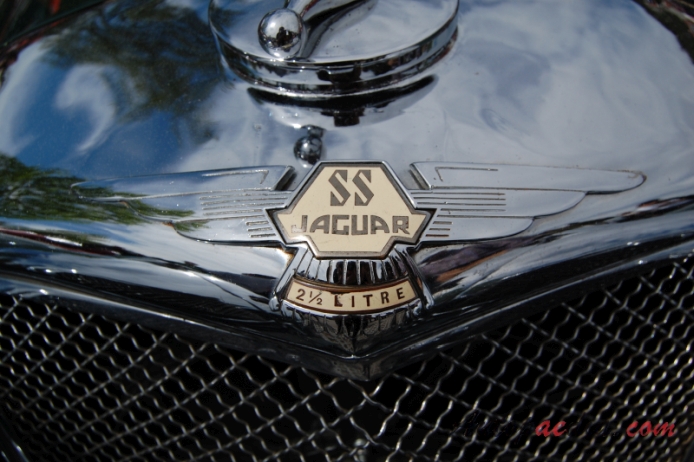 SS Jaguar 100 1936-1940 (1938 2.5L roadster 2d), front emblem  