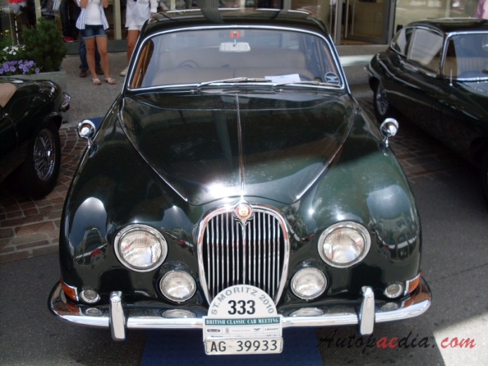 Jaguar S Type 1963-1968 (1965 3.8 S saloon 4d), front view