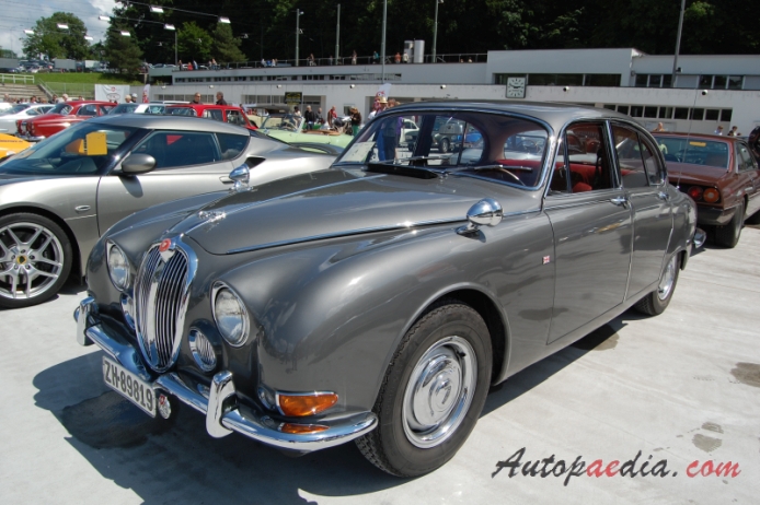 Jaguar S Type 1963-1968 (1966 3.4 S saloon 4d), left front view