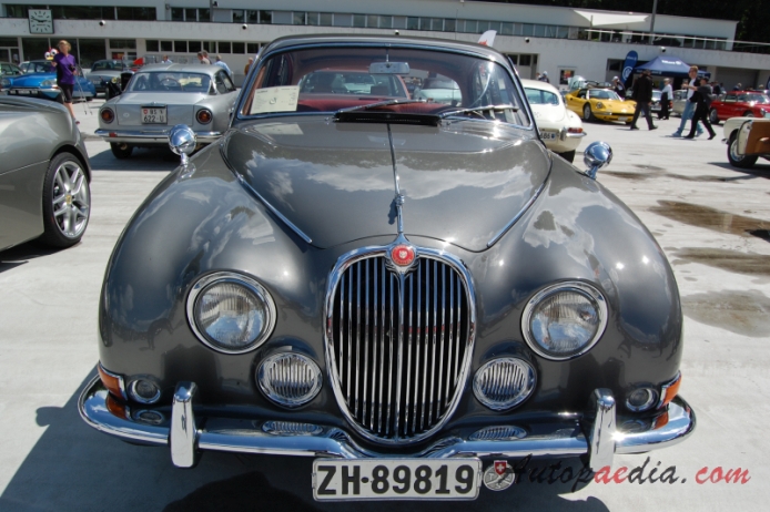 Jaguar S Type 1963-1968 (1966 3.4 S saloon 4d), front view