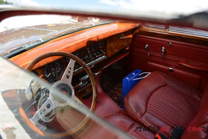Jaguar S Type 1963-1968 (1966 3.4 S saloon 4d), interior