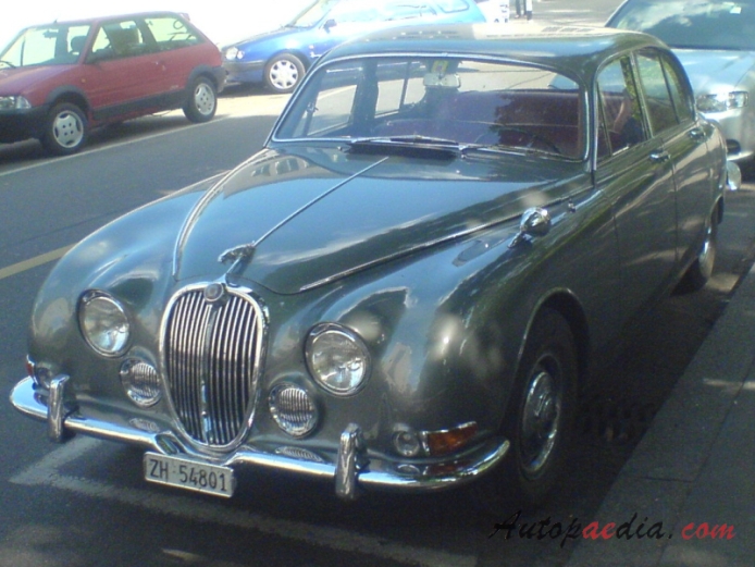 Jaguar S Type 1963-1968 (3.8 S saloon 4d), left front view