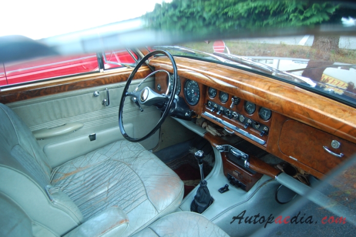 Jaguar S Type 1963-1968 (3.8 S saloon 4d), wnętrze