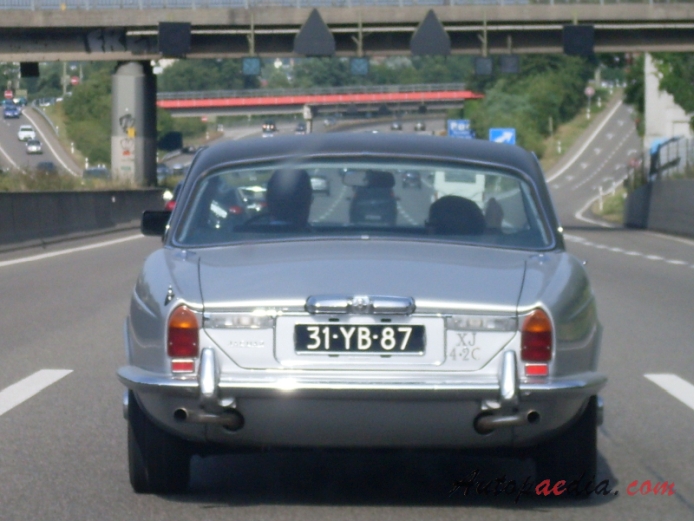 Jaguar XJ-Coupé 1975-1978 (4.2L), rear view