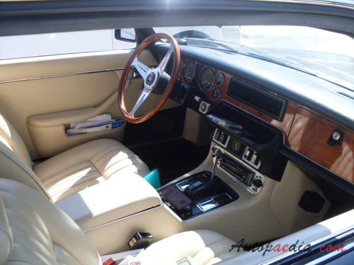 Jaguar XJ-Coupé 1975-1978 (5.3L V12), wnętrze