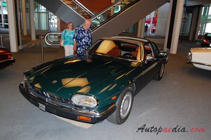 Jaguar XJS 1975-1996 (1987 5.3L SC), left front view