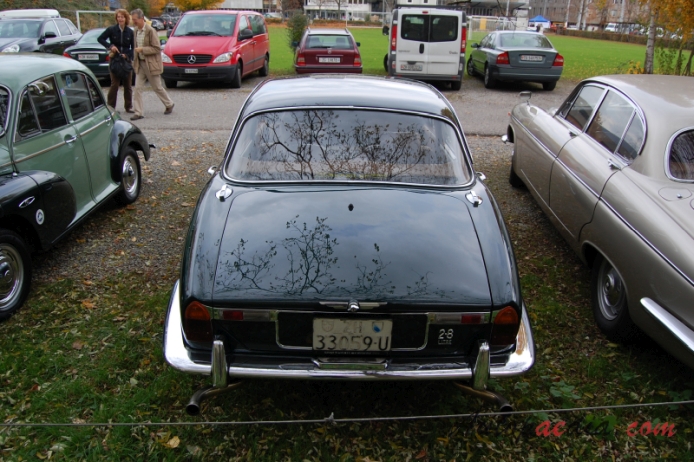Jaguar XJ Mark 1 1968-1992 (1968-1973 Series I 2.8L XJ6), rear view