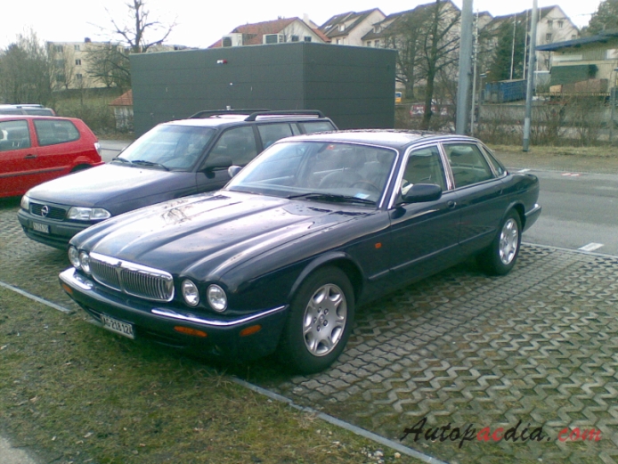 Jaguar XJ Mark 2 1986-2003 (1997-2003 X308), left front view