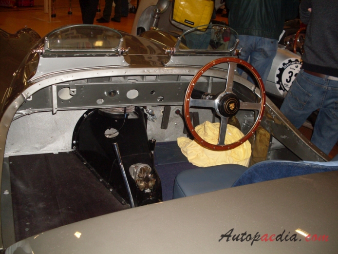 Jaguar XK120 1949-1954 (1952 Open Two Seater OTS), interior