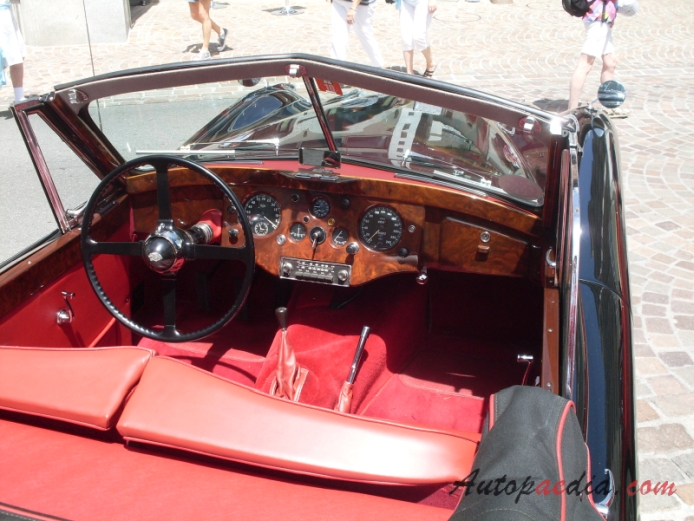 Jaguar XK120 1949-1954 (1953 Drop Head Coupé DHC), interior